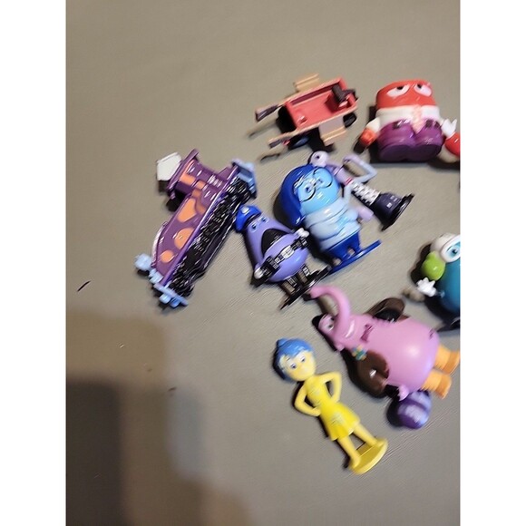 Mini Inside Out 2 Action Figure Toy Cartoon Movie Cake toppers - Picture 2 of 9